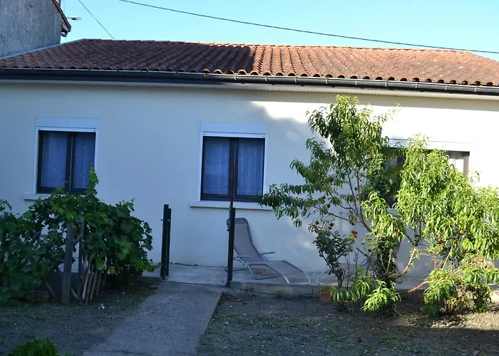 Maison Indépendante Avec Jardin Et Parking Cenon